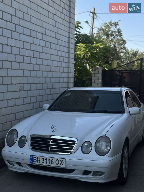 Седан Mercedes-Benz E-Class 2000 в Николаеве