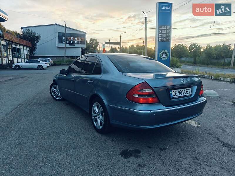 Седан Mercedes-Benz E-Class 2003 в Черновцах