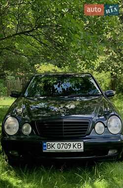 Седан Mercedes-Benz E-Class 2000 в 