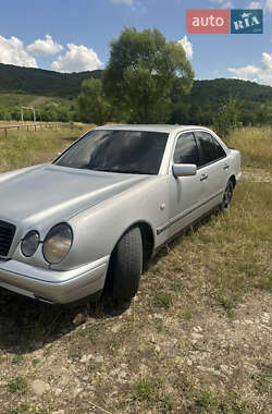 Седан Mercedes-Benz E-Class 1999 в 