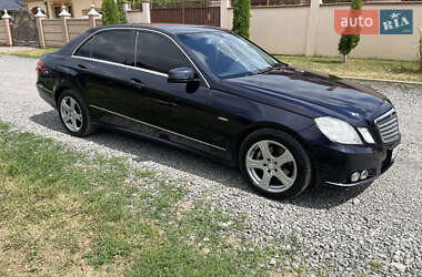Седан Mercedes-Benz E-Class 2009 в 