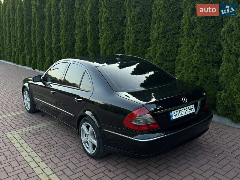 Седан Mercedes-Benz E-Class 2006 в Хмельницком
