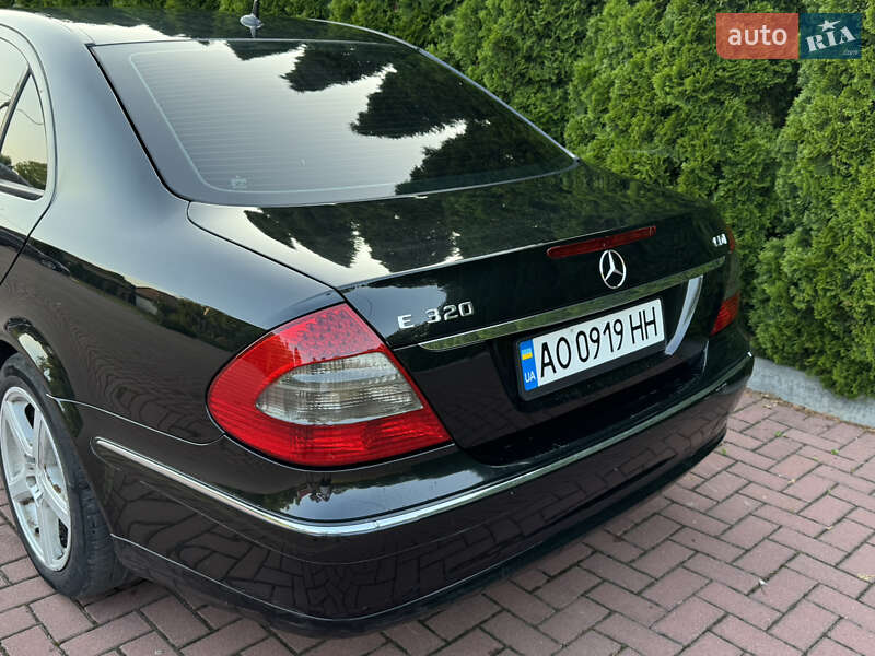 Седан Mercedes-Benz E-Class 2006 в Хмельницком