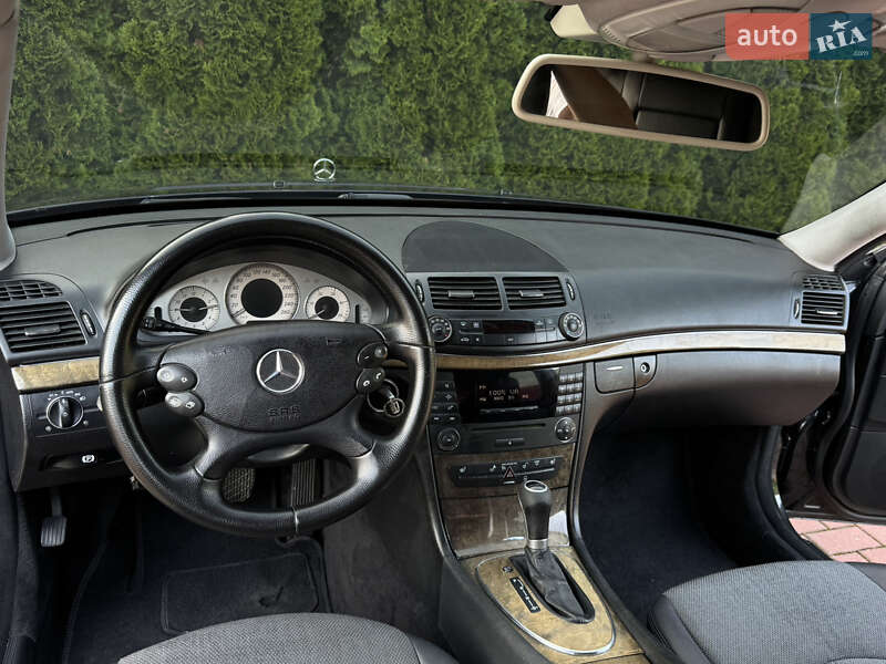 Седан Mercedes-Benz E-Class 2006 в Хмельницком