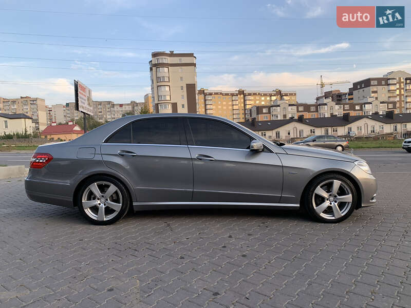 Седан Mercedes-Benz E-Class 2011 в Хмельницком