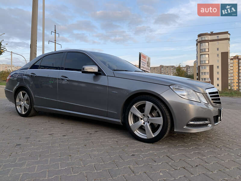 Седан Mercedes-Benz E-Class 2011 в Хмельницком
