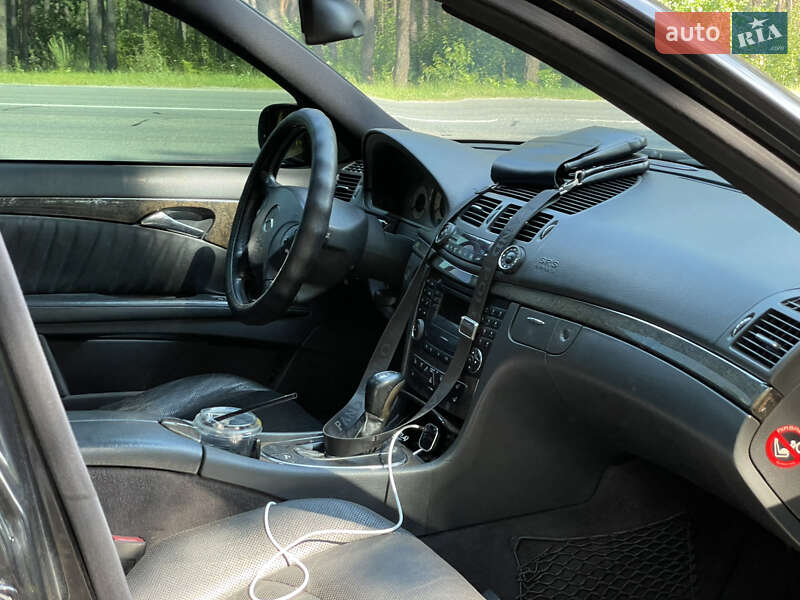 Седан Mercedes-Benz E-Class 2002 в Вышгороде