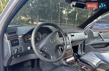 Седан Mercedes-Benz E-Class 2000 в 