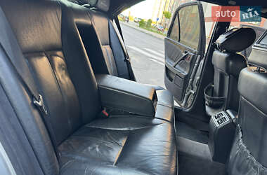 Седан Mercedes-Benz E-Class 2000 в 