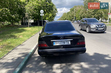 Седан Mercedes-Benz E-Class 1995 в Черноморске