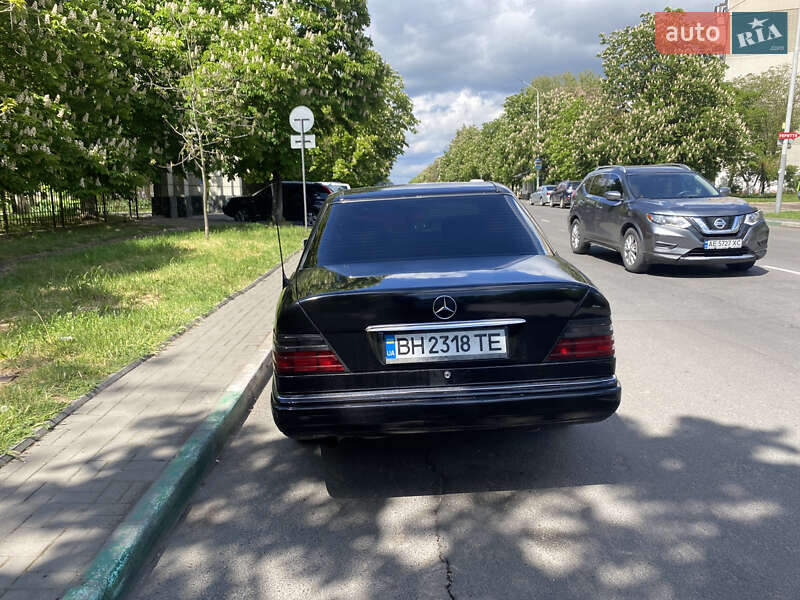 Mercedes-Benz E-Class 1995