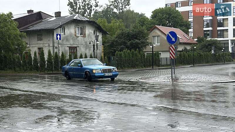 Mercedes-Benz E-Class 1993