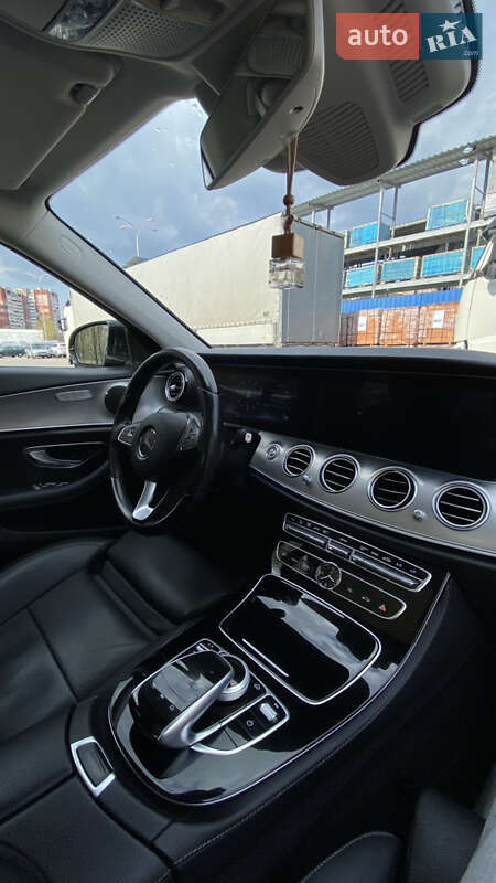 Седан Mercedes-Benz E-Class 2017 в Днепре