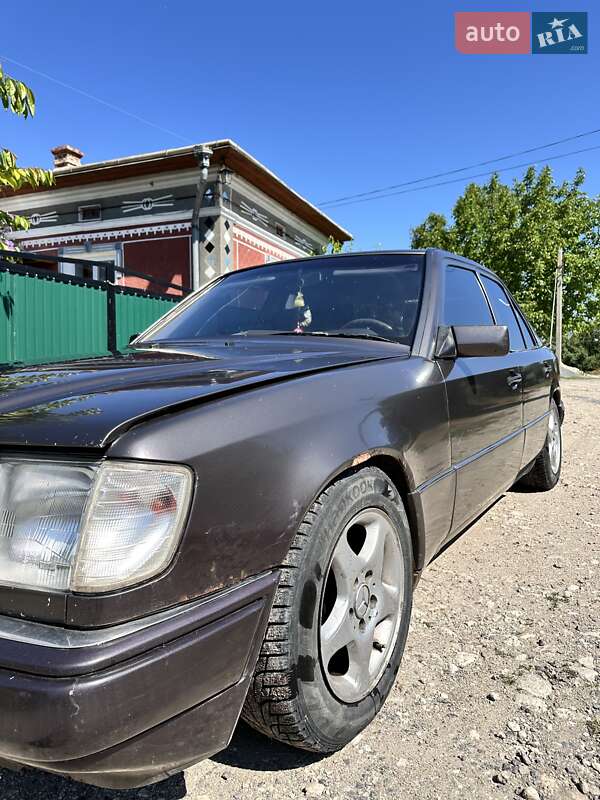 Седан Mercedes-Benz E-Class 1994 в Тернополе