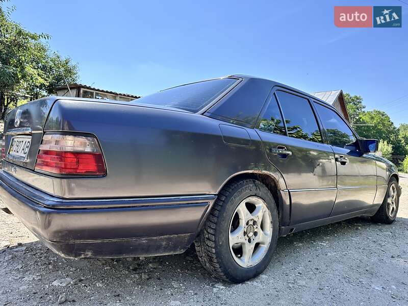 Седан Mercedes-Benz E-Class 1994 в Тернополе