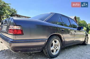 Седан Mercedes-Benz E-Class 1994 в 
