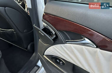 Седан Mercedes-Benz E-Class 2002 в 