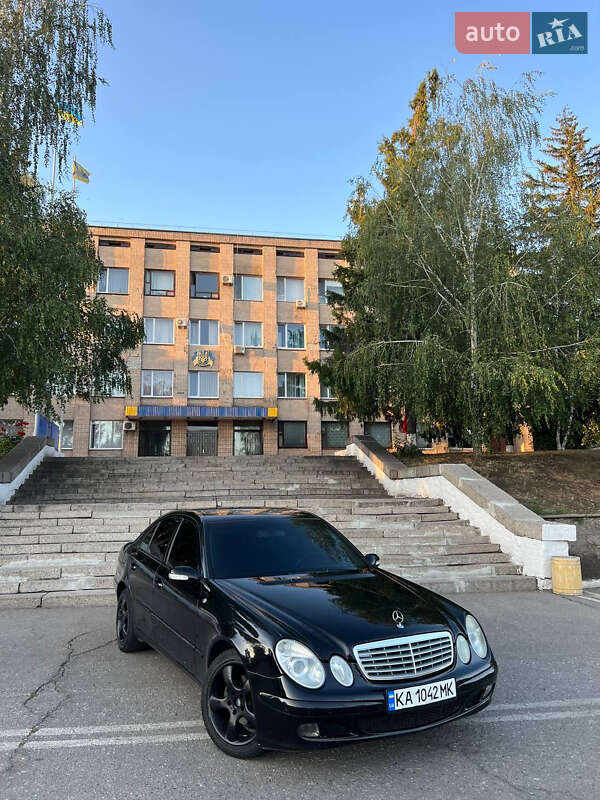 Седан Mercedes-Benz E-Class 2002 в Первомайську