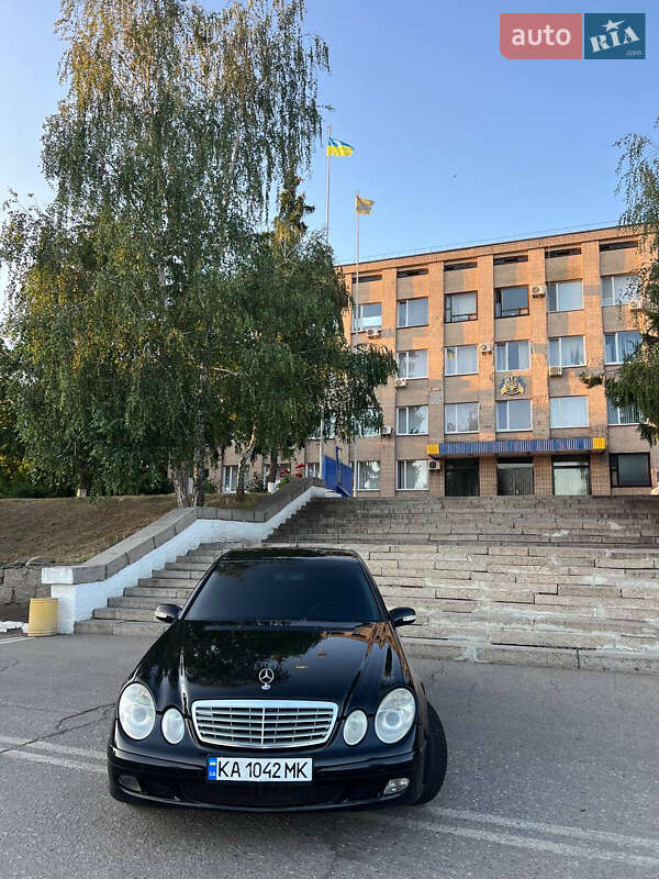 Седан Mercedes-Benz E-Class 2002 в Первомайську