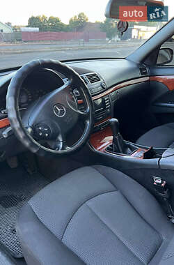 Седан Mercedes-Benz E-Class 2002 в  фото 13 Седан Mercedes-Benz E-Class 2002 в