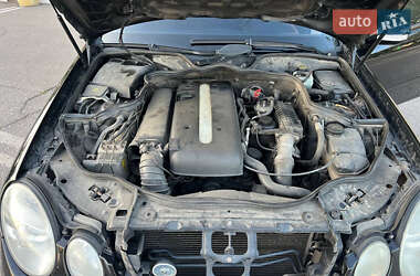 Седан Mercedes-Benz E-Class 2002 в  фото 16 Седан Mercedes-Benz E-Class 2002 в