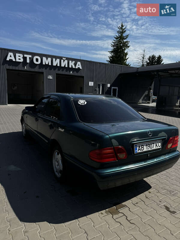 Седан Mercedes-Benz E-Class 1996 в Хмельнике
