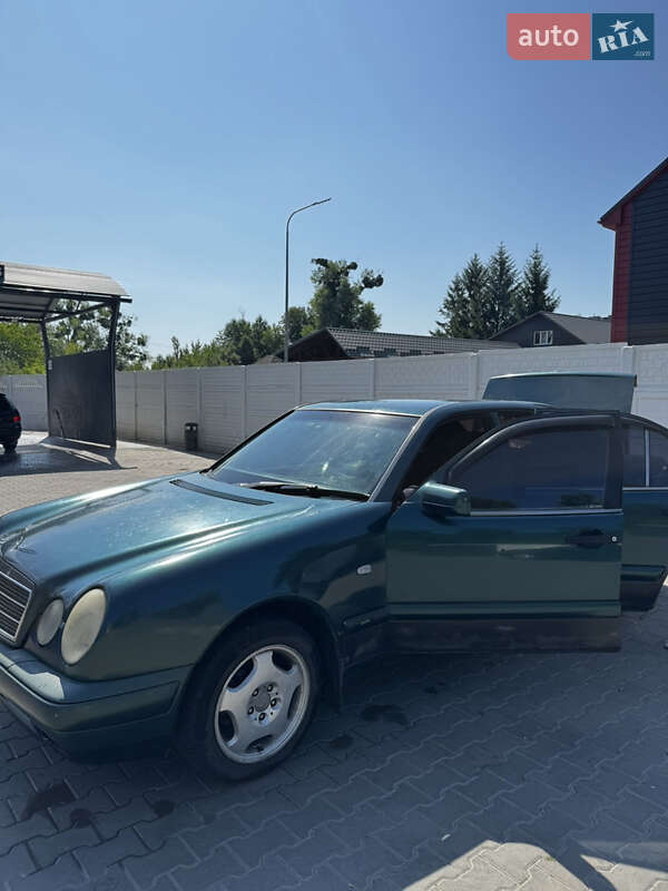 Седан Mercedes-Benz E-Class 1996 в Хмельнике