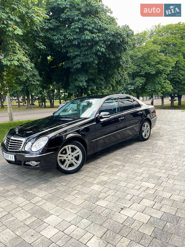 Седан Mercedes-Benz E-Class 2008 в Березному