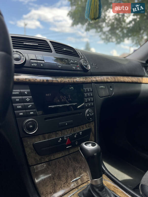 Седан Mercedes-Benz E-Class 2008 в Березному