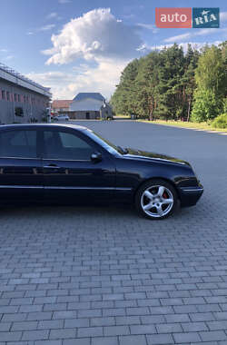 Седан Mercedes-Benz E-Class 2001 в 