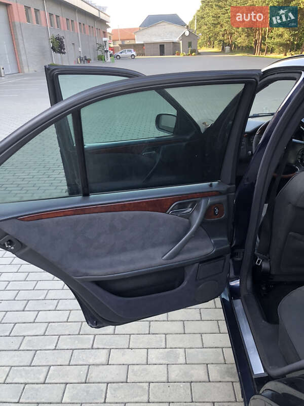 Седан Mercedes-Benz E-Class 2001 в Костополе