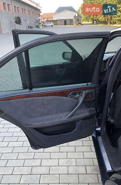 Седан Mercedes-Benz E-Class 2001 в 
