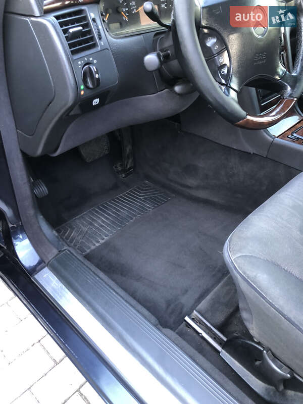Седан Mercedes-Benz E-Class 2001 в Костополе