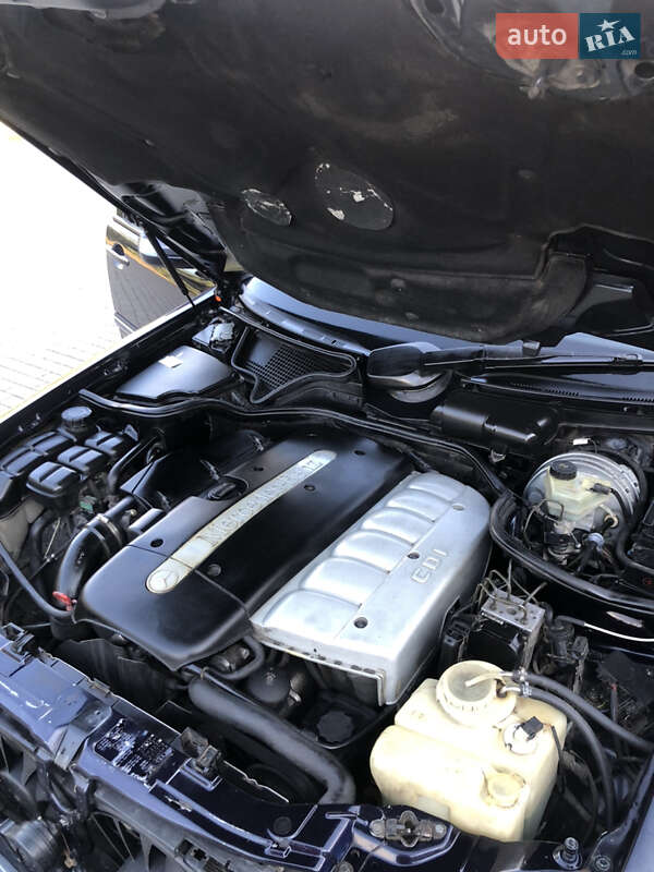 Седан Mercedes-Benz E-Class 2001 в Костополе