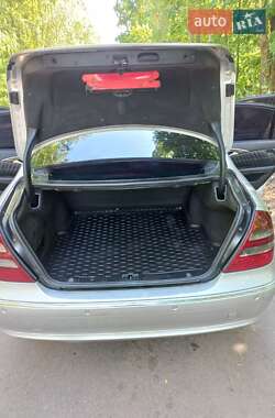 Седан Mercedes-Benz E-Class 2004 в 