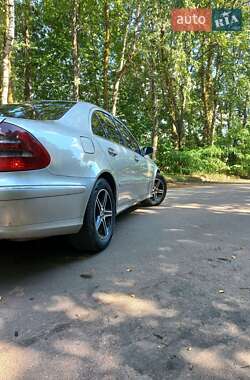 Седан Mercedes-Benz E-Class 2004 в 