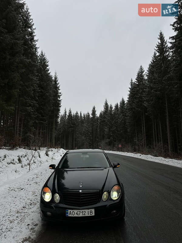 Седан Mercedes-Benz E-Class 2006 в Рахове
