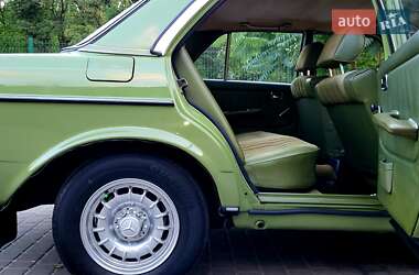 Седан Mercedes-Benz E-Class 1984 в 