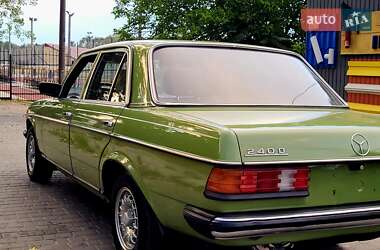 Седан Mercedes-Benz E-Class 1984 в 