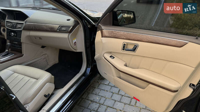Седан Mercedes-Benz E-Class 2009 в Ивано-Франковске