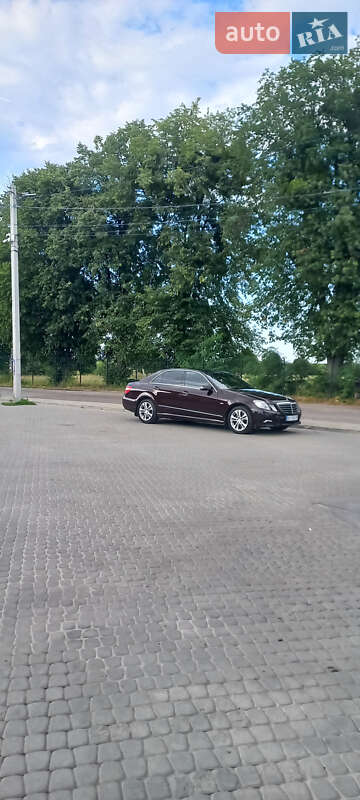Седан Mercedes-Benz E-Class 2010 в Львове