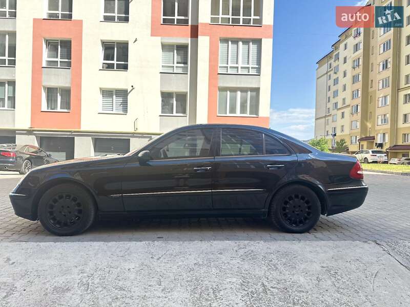 Седан Mercedes-Benz E-Class 2002 в Ивано-Франковске