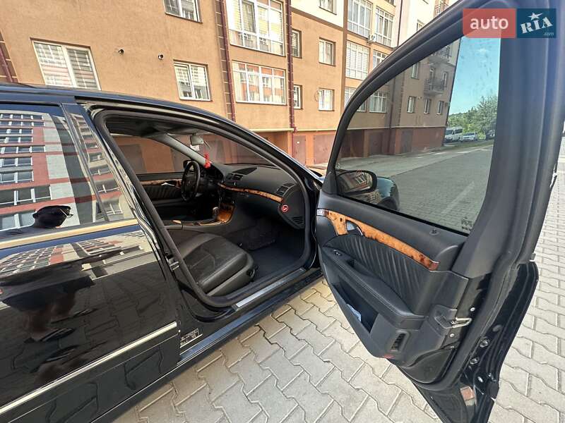 Седан Mercedes-Benz E-Class 2002 в Ивано-Франковске