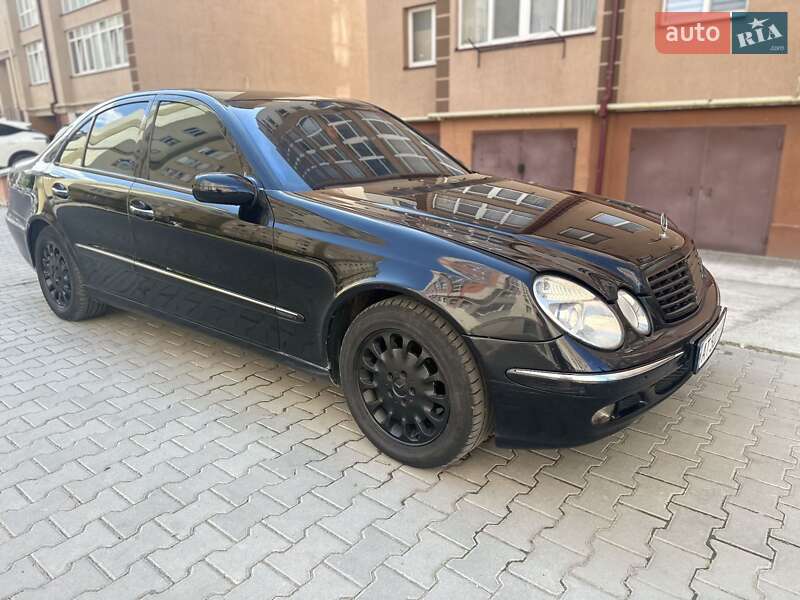 Седан Mercedes-Benz E-Class 2002 в Ивано-Франковске