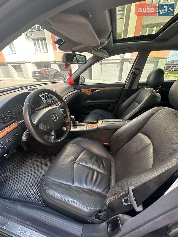 Седан Mercedes-Benz E-Class 2002 в Ивано-Франковске