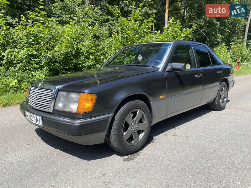 Седан Mercedes-Benz E-Class 1989 в Житомире