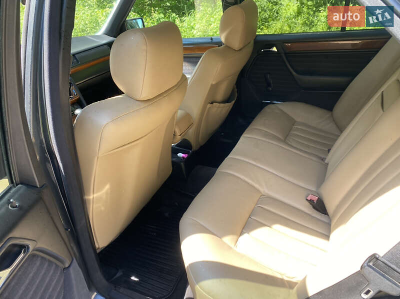 Седан Mercedes-Benz E-Class 1989 в Житомире