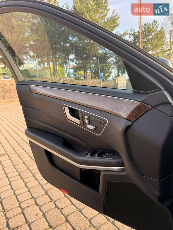 Седан Mercedes-Benz E-Class 2014 в Ужгороде