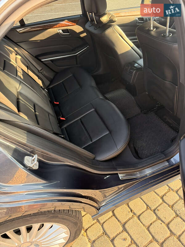 Седан Mercedes-Benz E-Class 2014 в Ужгороде