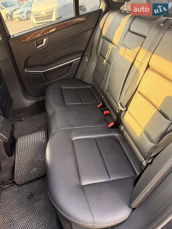 Седан Mercedes-Benz E-Class 2014 в Ужгороде